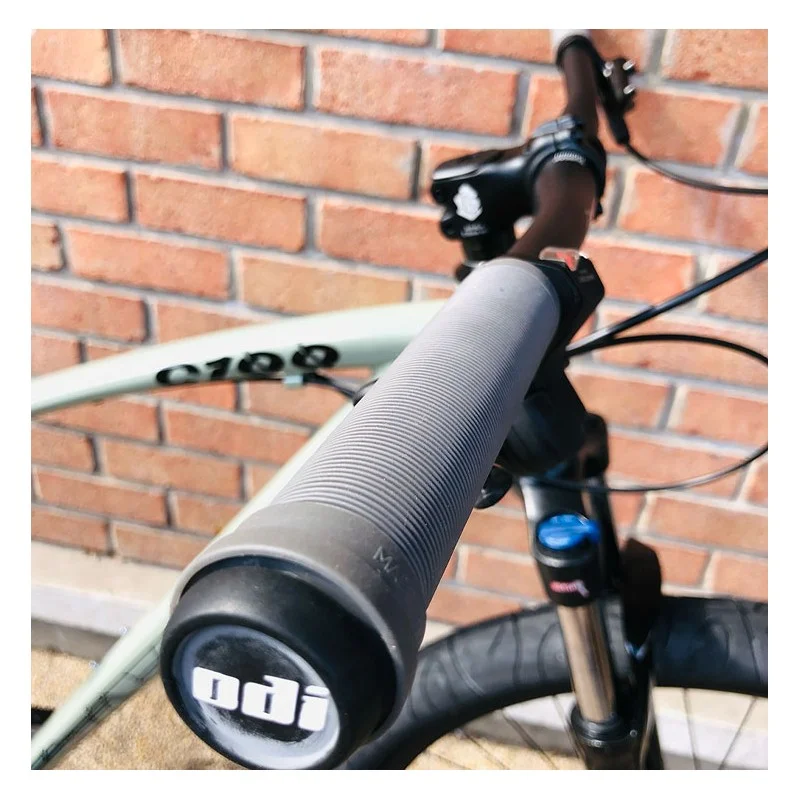 Custom Collective x Bikelife C100 Gris béton 2022