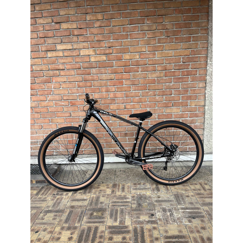 Custom Collective C100 Pro noir tan 2022