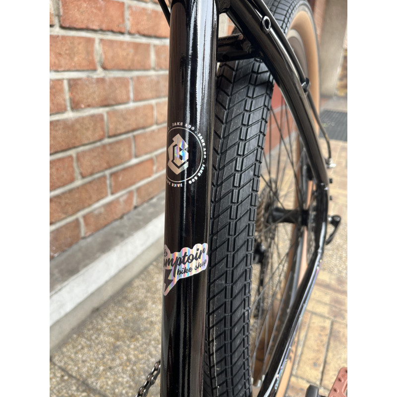 Custom Collective C100 Pro noir tan 2022 - Wheeling Bike