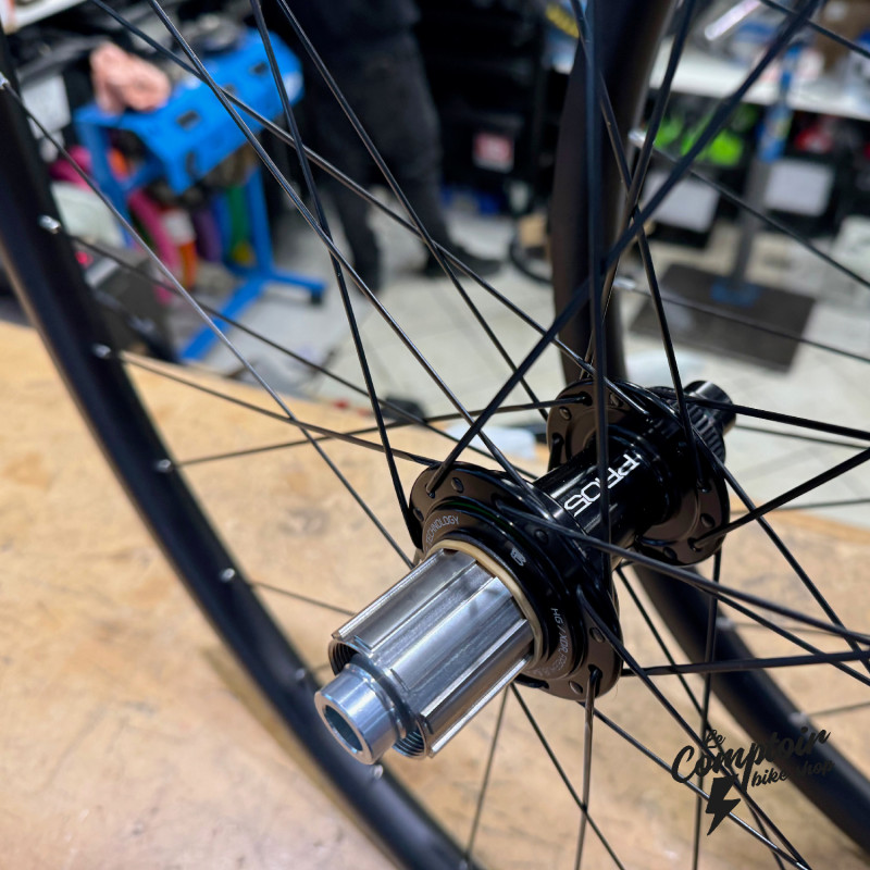 Roues Custom Gravel - HOPE Pro 5 & DUKE World Runner X