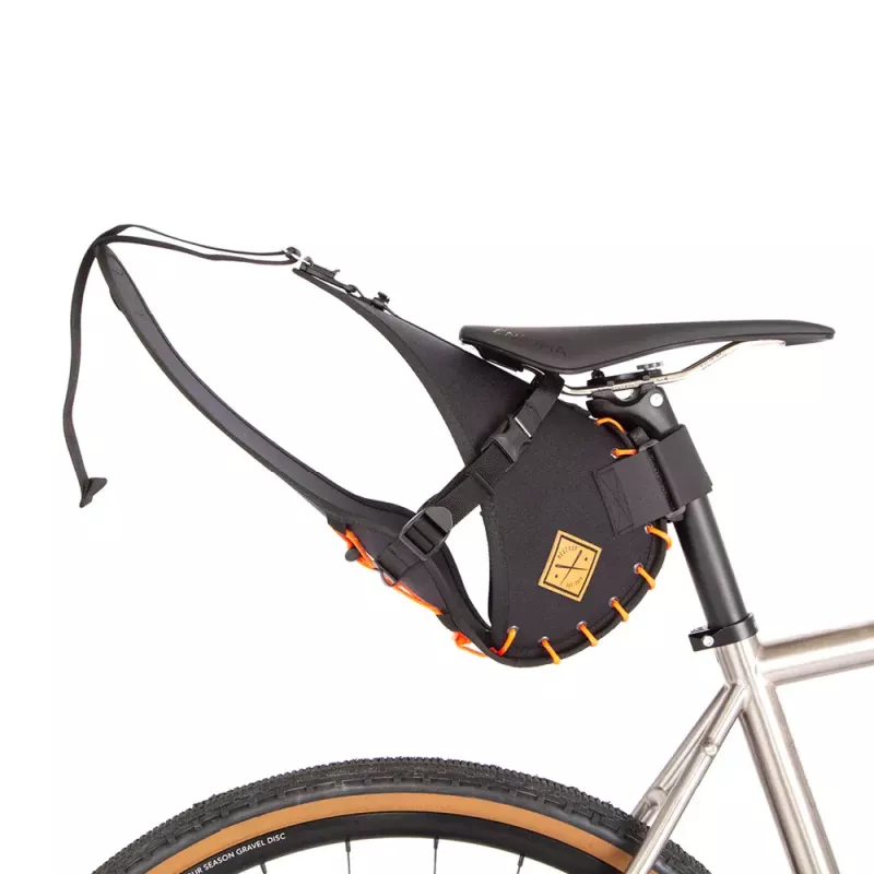 Sacoche Selle RESTRAP 14L Orange + Dry Bag Bikepacking | Le Comptoir Bike Shop