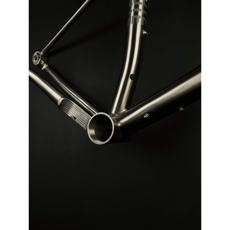 Kit-Cadre Sauvage UltraRoute - 49 - Le titane pour l’allroad ultime