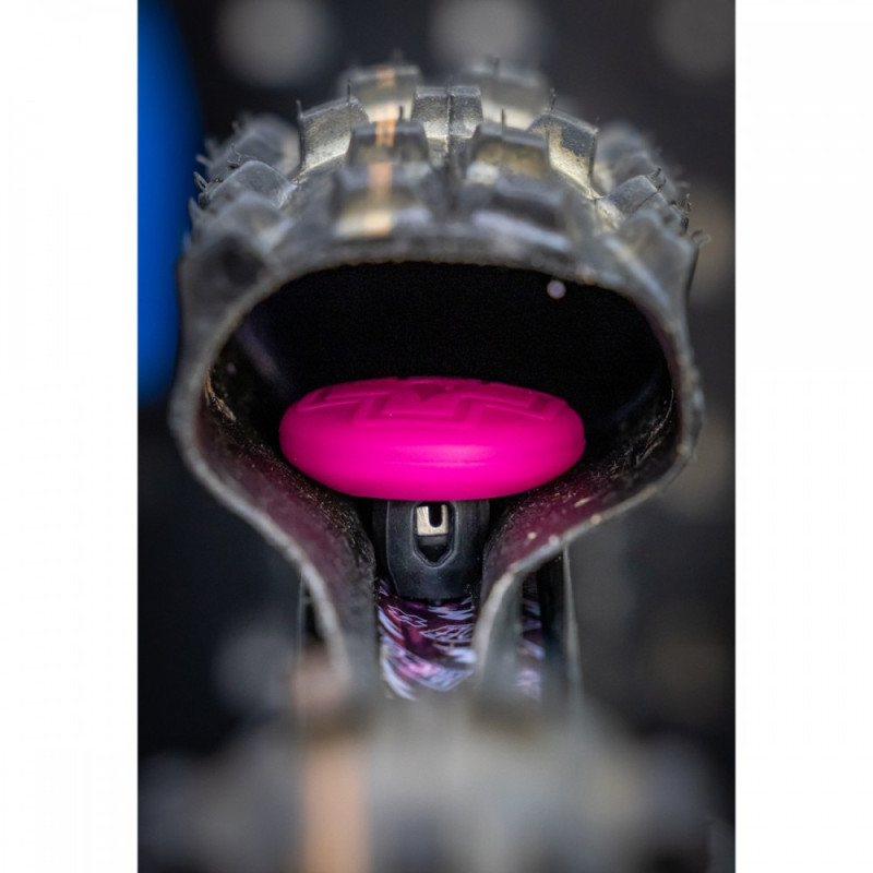 Support de traqueur MUC-OFF + valves tubeless 44mm noir
