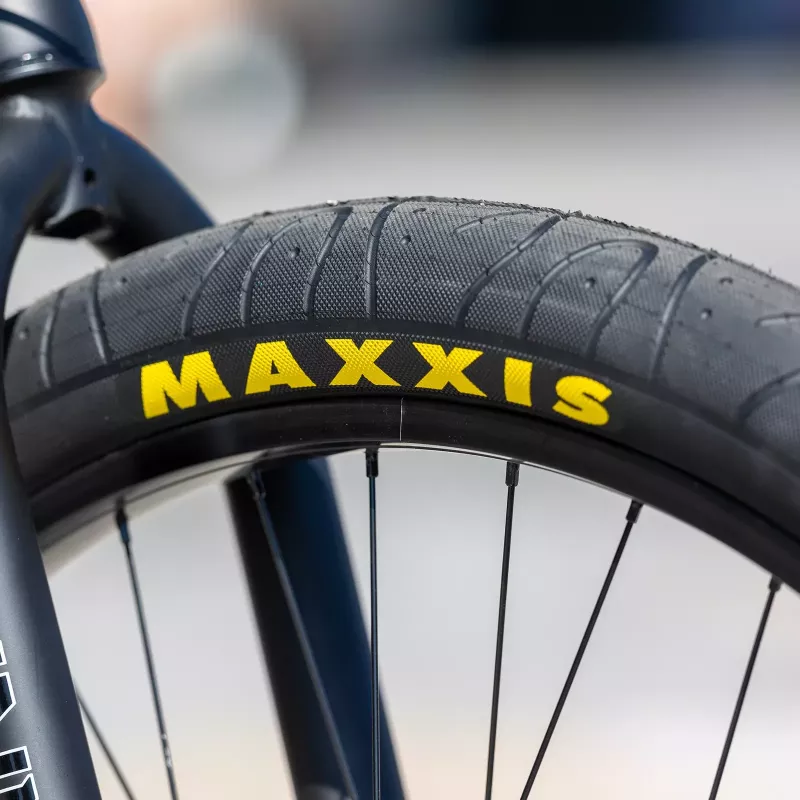 SE BIKES Savage Flyer Black Maiden- 27.5 pouces