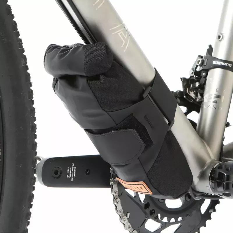 Sacoche Downtube RESTRAP 1,2L Etanche Roll-Top Bikepacking VTT | Le Comptoir Bike Shop