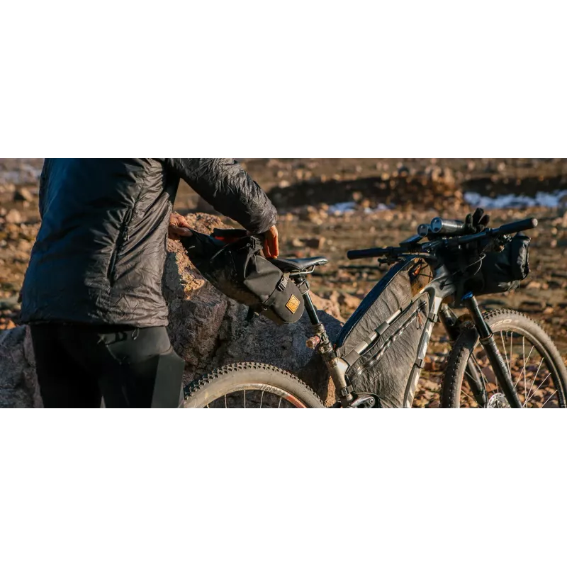 Sacoche de Selle RESTRAP 4.5L Black | Bikepacking Comptoir Bike Shop Paris
