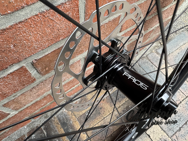 Roue_Duke_raçing_wheels-Moyeu-Hope-pro5_IMG_3426.jpg