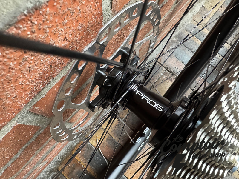 Roue_Duke_raçing_wheels-Moyeu-Hope-pro5_IMG_3427.jpg